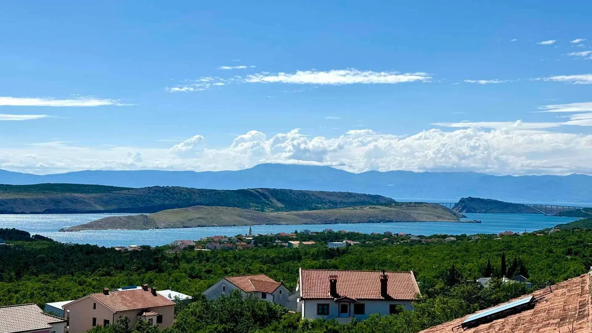 House And Apts. In Jadranovo 51055 Croatia