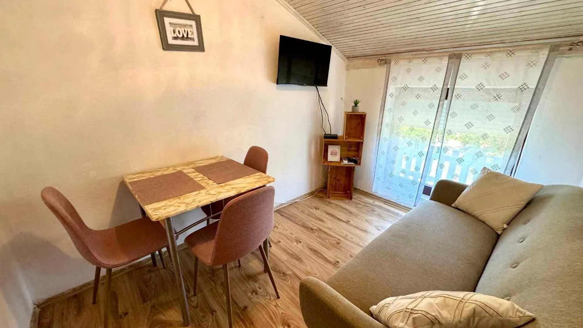House And Apts. In Jadranovo 51055