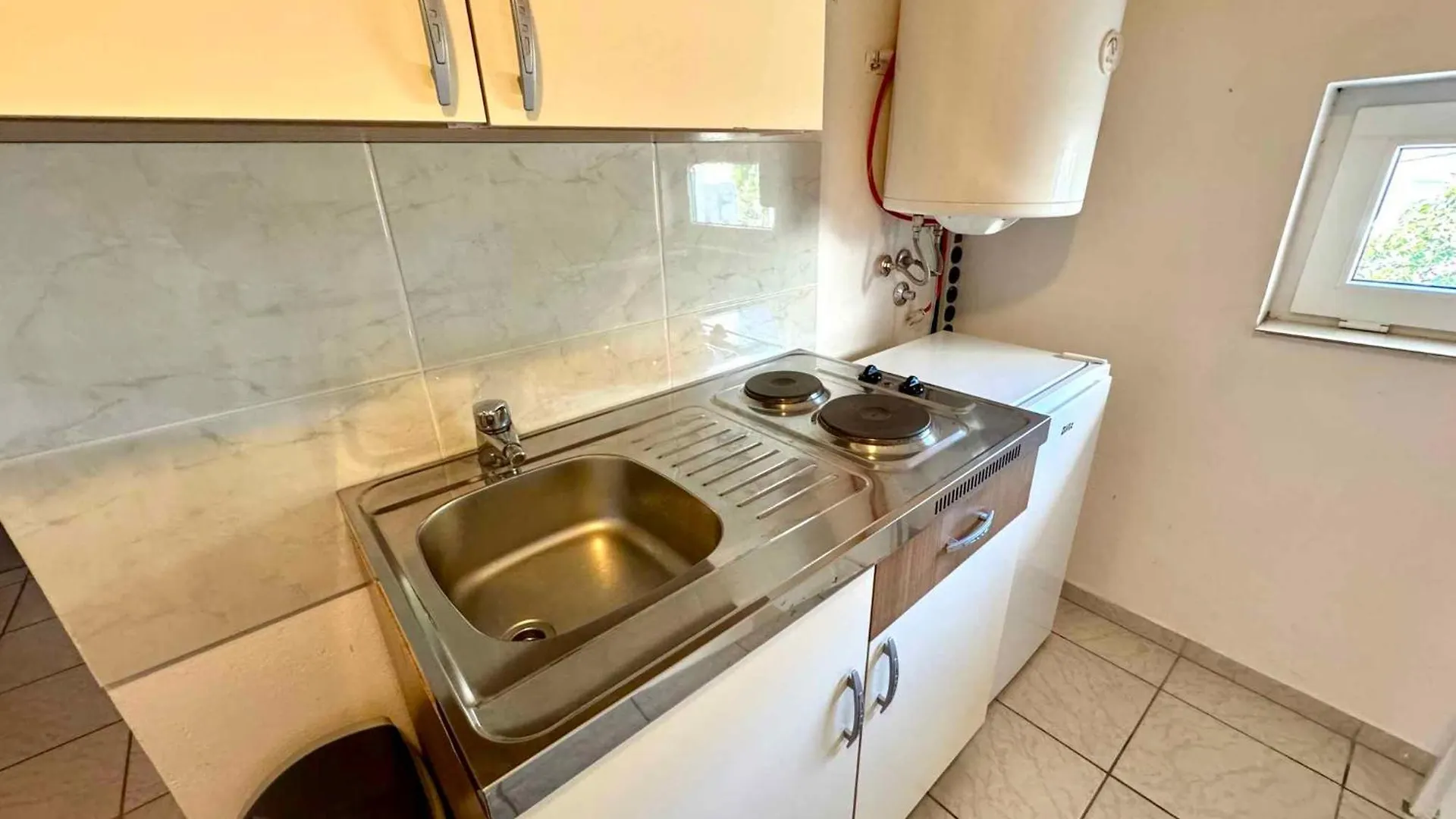 Apartment House And Apts. In Jadranovo 51055 Croatia
