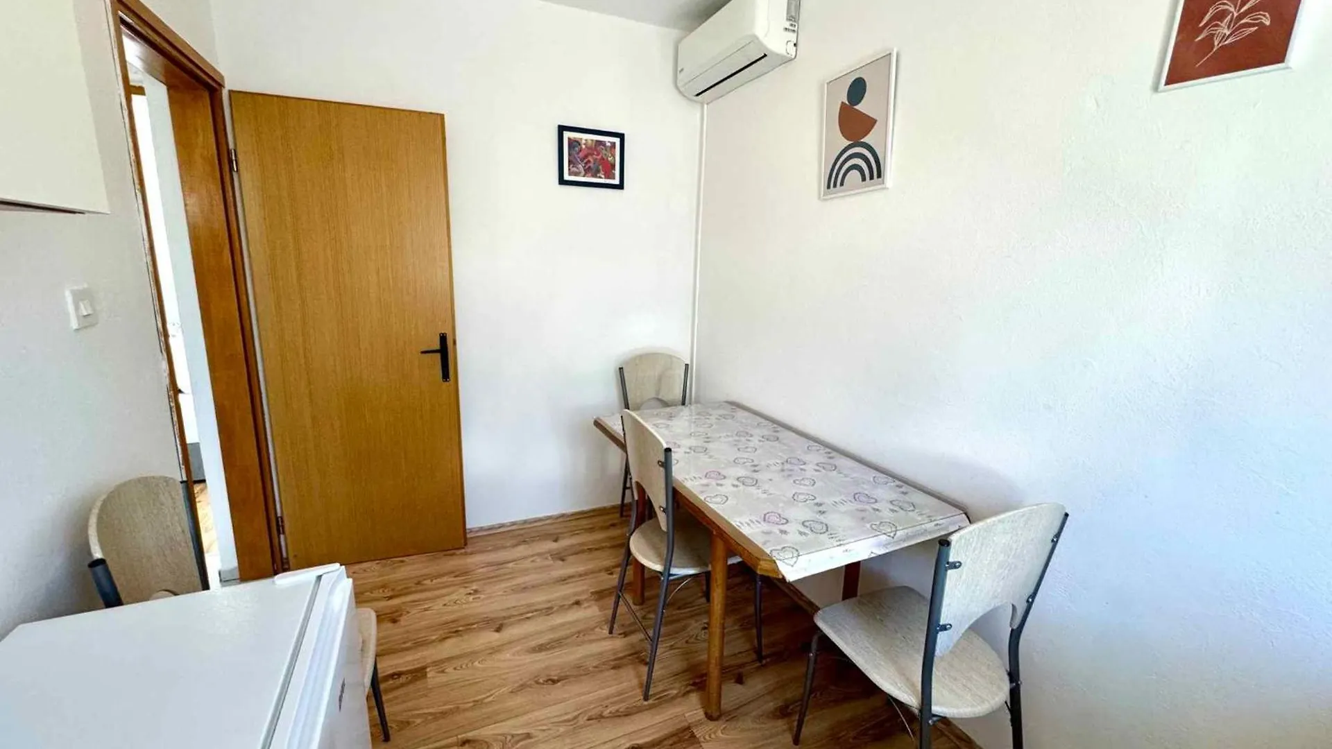 House And Apts. In Jadranovo 51055