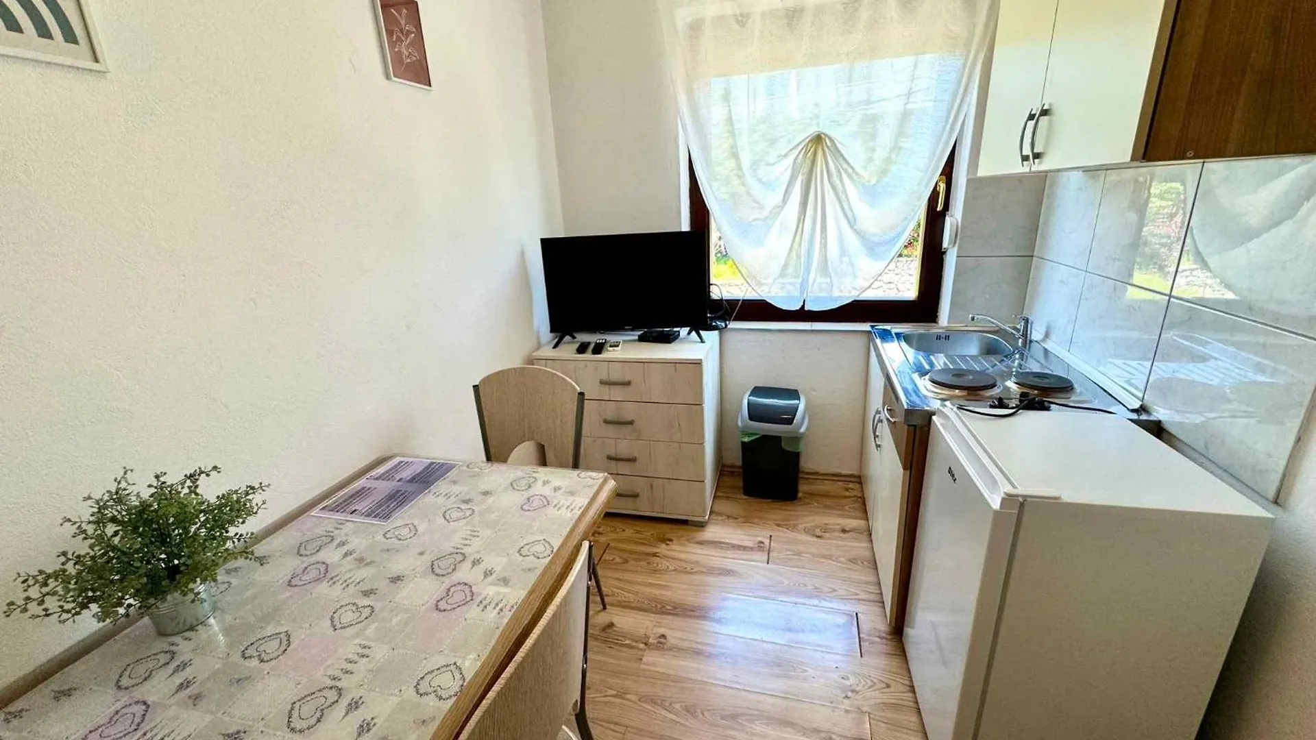 Apartment House And Apts. In Jadranovo 51055 Croatia