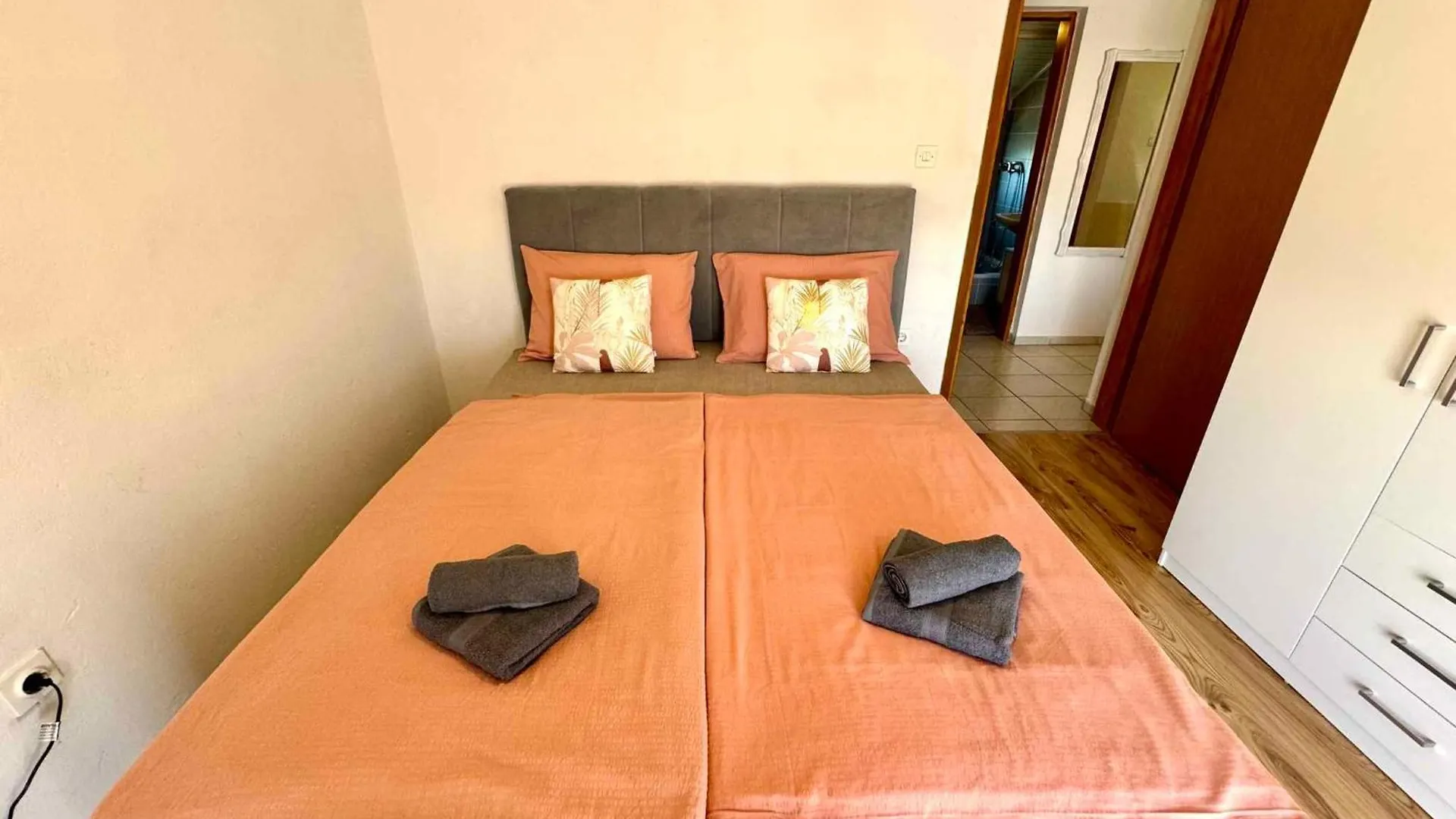 House And Apts. In Jadranovo 51055 Apartment
