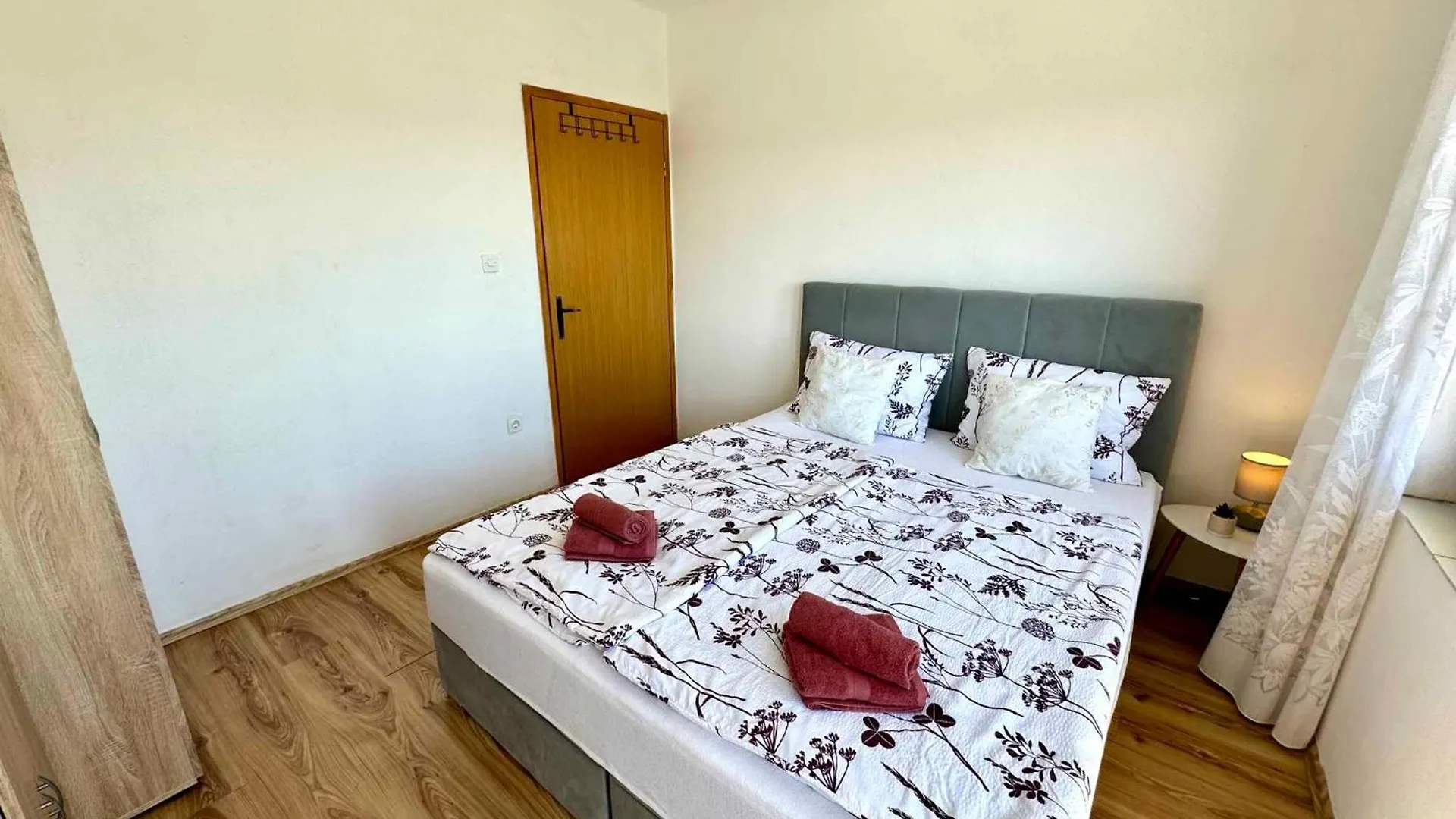 House And Apts. In Jadranovo 51055 Croatia